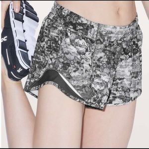 LIMITED EDITION Lululemon Hottie Hot Shorts 2.5